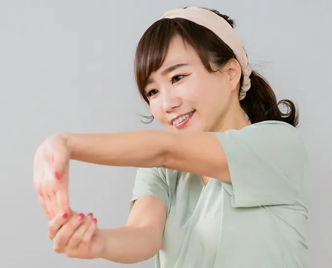 膝が痛い男性